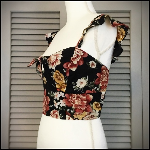 NWOT Wild Fable Juniors Black Floral Crop Top - Picture 3 of 6